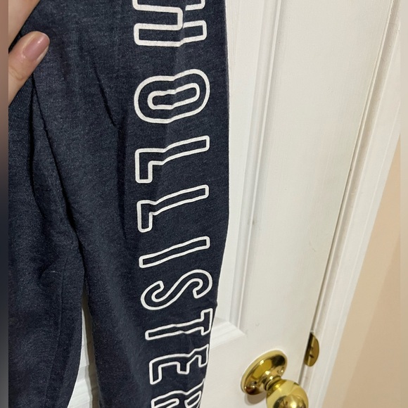 Hollister Long Sleeve Tee - Picture 5 of 6